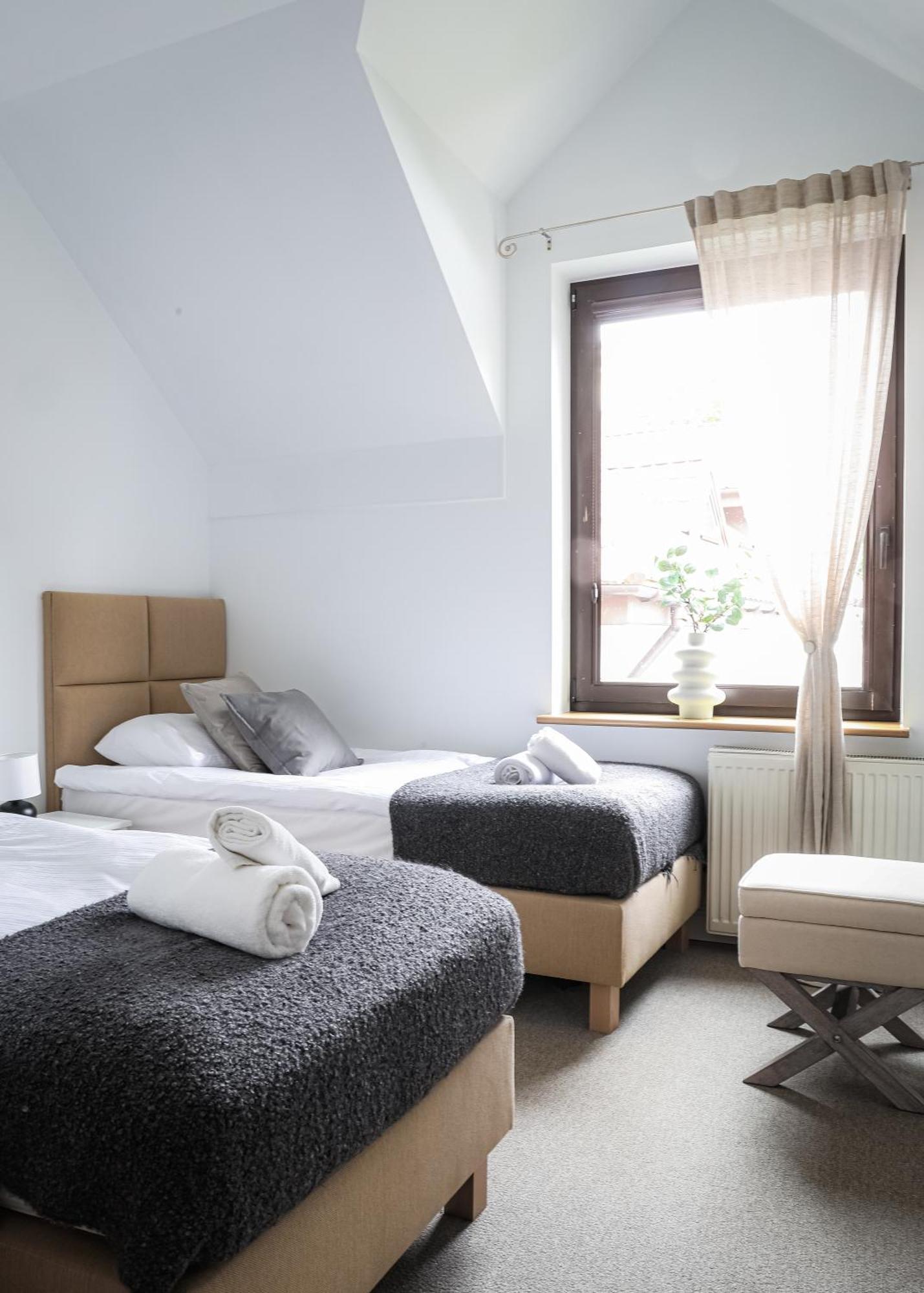 Hotel Dwor Konstancin Esterno foto
